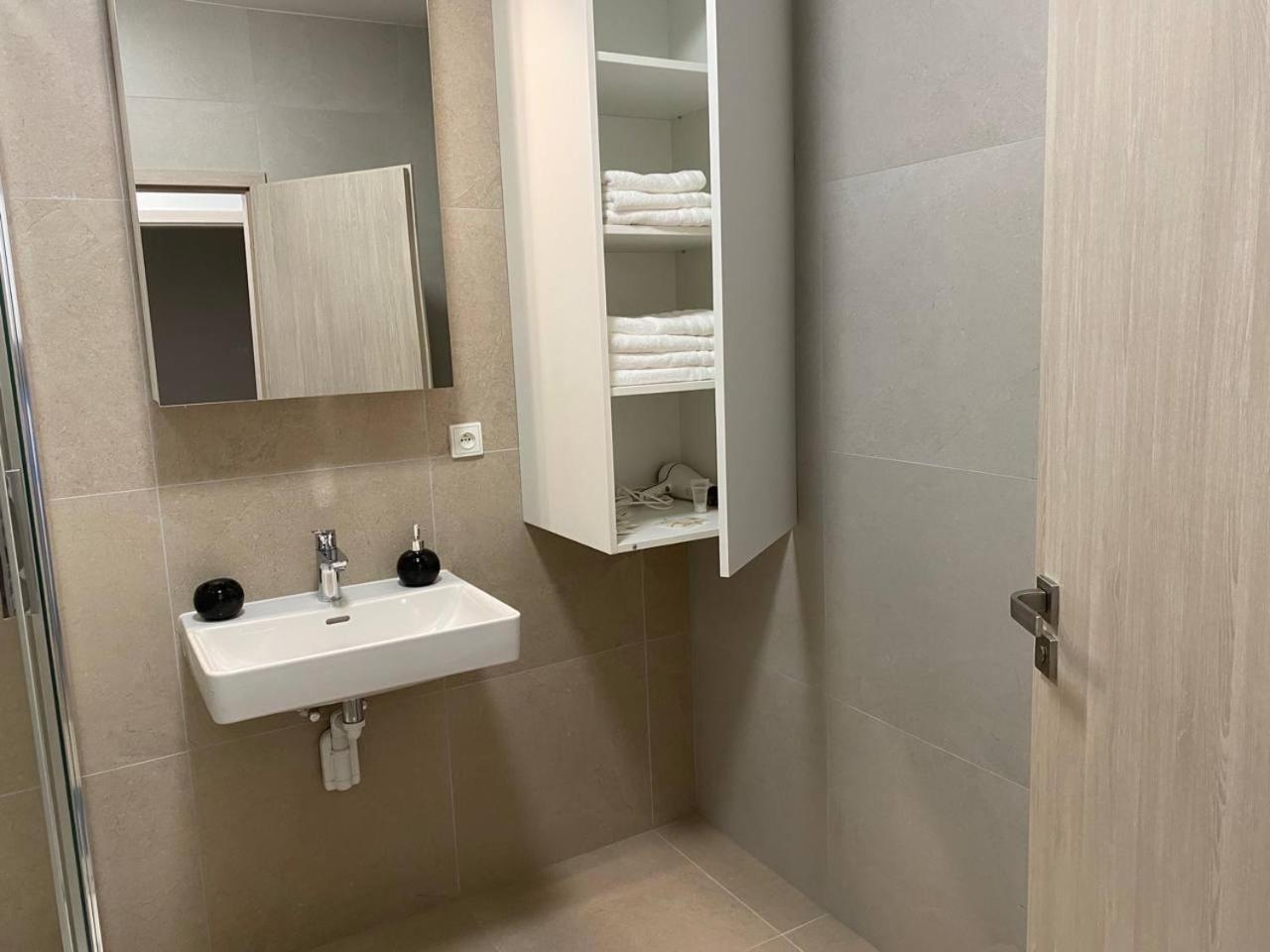 Perla Hradce 103 Lägenhet Hradec Králové Exteriör bild